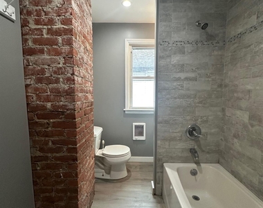 197 N Hamilton Street - Photo Thumbnail 5