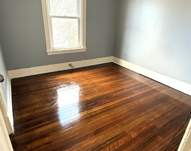 197 N Hamilton Street - Photo Thumbnail 6
