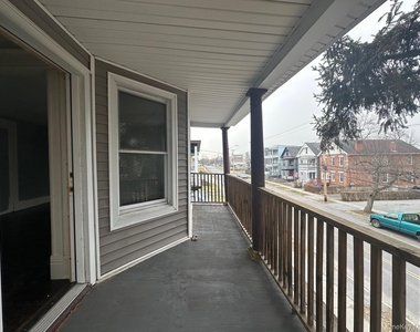 197 N Hamilton Street - Photo Thumbnail 9