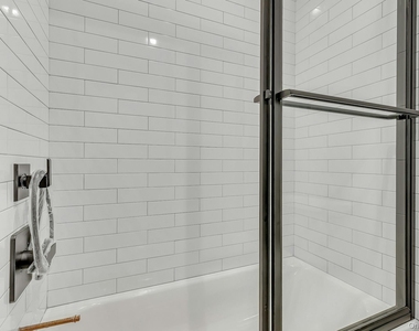 156 W Broadway - Photo Thumbnail 19