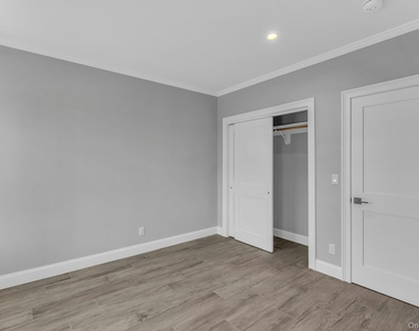 156 W Broadway - Photo Thumbnail 12