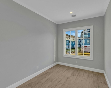 156 W Broadway - Photo Thumbnail 13