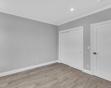 156 W Broadway - Photo Thumbnail 11