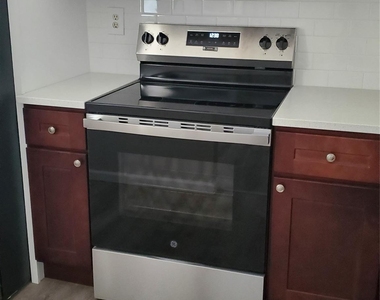 101 Sylvan Avenue - Photo Thumbnail 3