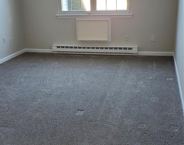 101 Sylvan Avenue - Photo Thumbnail 10