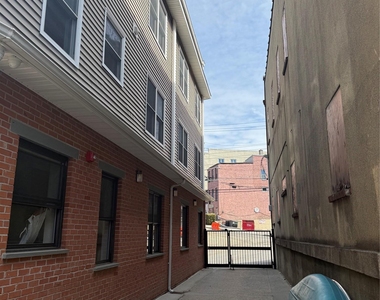 5 Brandreth Street - Photo Thumbnail 18