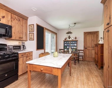 61 Huckleberry Lane - Photo Thumbnail 9
