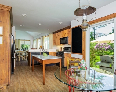 61 Huckleberry Lane - Photo Thumbnail 10