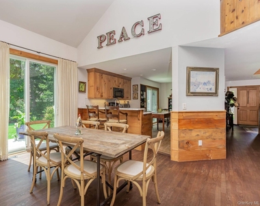 61 Huckleberry Lane - Photo Thumbnail 7