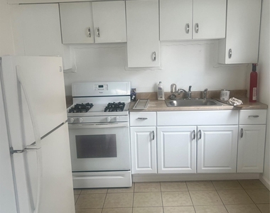 1411 Chandler Street - Photo Thumbnail 7