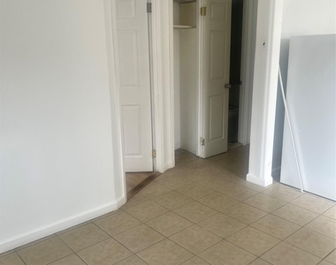1411 Chandler Street - Photo Thumbnail 3