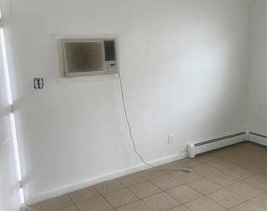 1411 Chandler Street - Photo Thumbnail 1