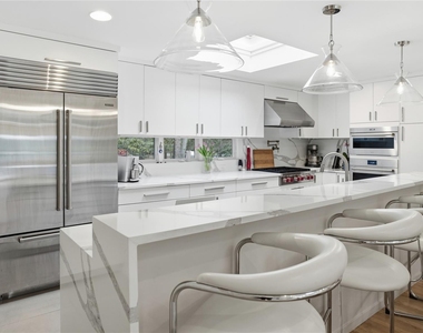 15 Blueberry Lane - Photo Thumbnail 4