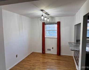 6501 Avenue C - Photo Thumbnail 7