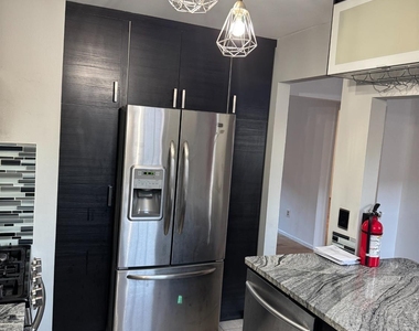 6501 Avenue C - Photo Thumbnail 5