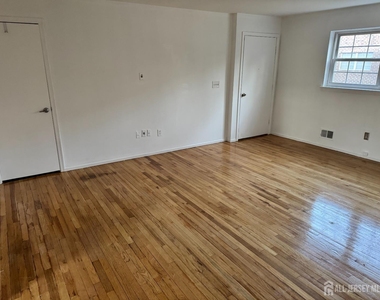 6501 Avenue C - Photo Thumbnail 9