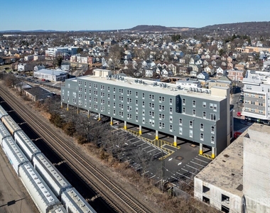 18 West Main Street - Photo Thumbnail 10