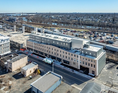 18 West Main Street - Photo Thumbnail 13