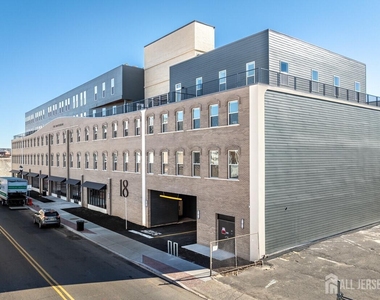 18 West Main Street - Photo Thumbnail 15