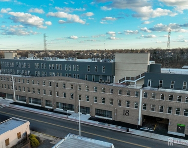 18 West Main Street - Photo Thumbnail 16