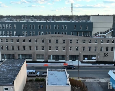 18 West Main Street - Photo Thumbnail 21