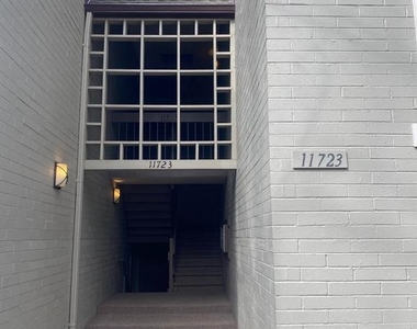 11723 Karbon Hill Court - Photo Thumbnail 3