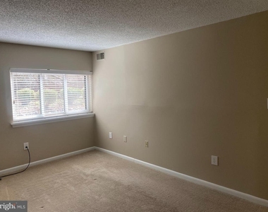11723 Karbon Hill Court - Photo Thumbnail 18