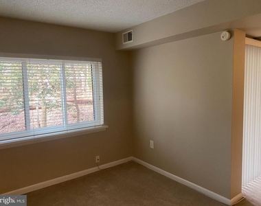 11723 Karbon Hill Court - Photo Thumbnail 10