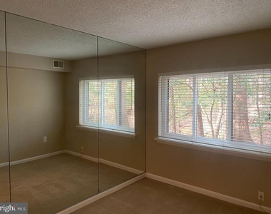 11723 Karbon Hill Court - Photo Thumbnail 11