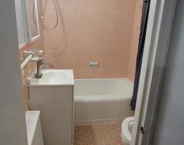 307 E Clarkson Avenue - Photo Thumbnail 6