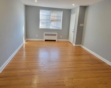 307 E Clarkson Avenue - Photo Thumbnail 1