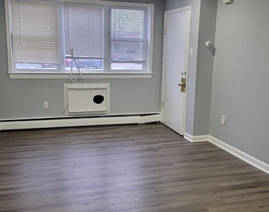 230 W Roosevelt Boulevard - Photo Thumbnail 2