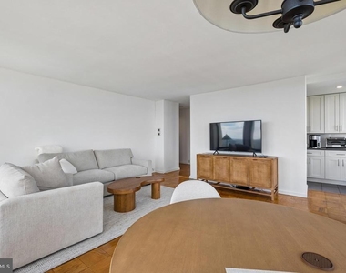 220 Locust Street - Photo Thumbnail 3