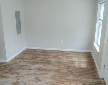 520 East Avenue - Photo Thumbnail 4