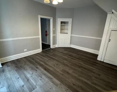 533 Buttonwood Street - Photo Thumbnail 5