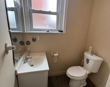 533 Buttonwood Street - Photo Thumbnail 2