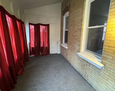 533 Buttonwood Street - Photo Thumbnail 3