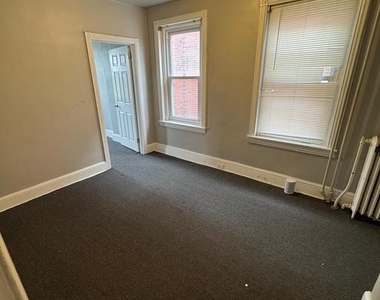 533 Buttonwood Street - Photo Thumbnail 9