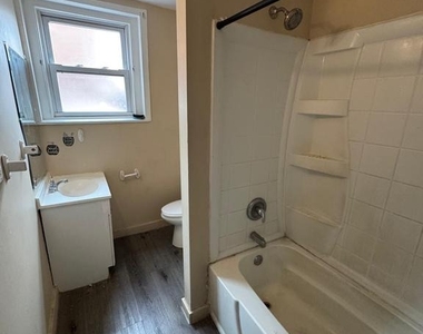 533 Buttonwood Street - Photo Thumbnail 8