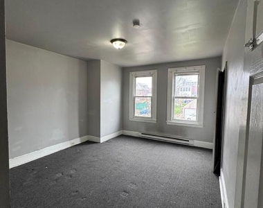 533 Buttonwood Street - Photo Thumbnail 7