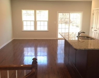 172 Mulberry Drive - Photo Thumbnail 3