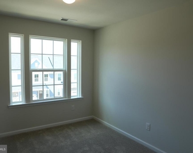 172 Mulberry Drive - Photo Thumbnail 6
