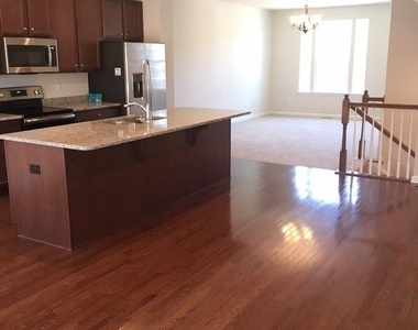 172 Mulberry Drive - Photo Thumbnail 4