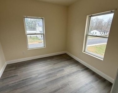15 Williams Street - Photo Thumbnail 10