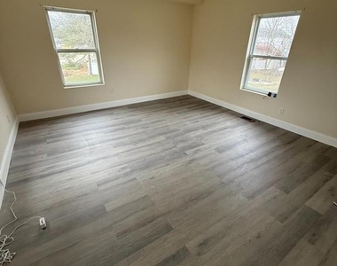 15 Williams Street - Photo Thumbnail 8