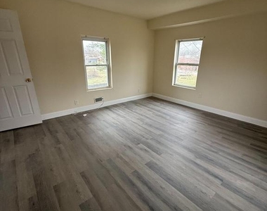 15 Williams Street - Photo Thumbnail 7
