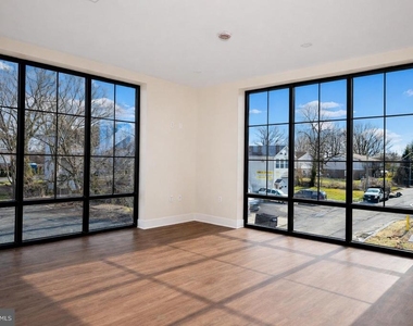 128 N Bond Street - Photo Thumbnail 11