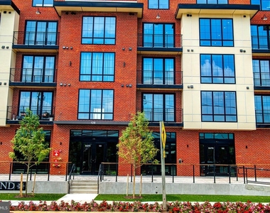 128 N Bond Street - Photo Thumbnail 27