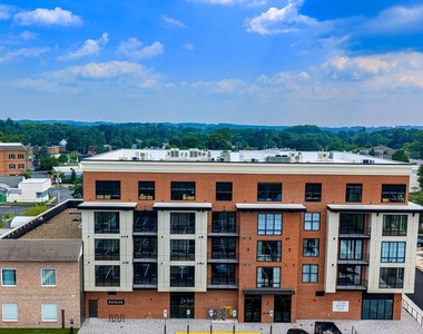 128 N Bond Street - Photo Thumbnail 58