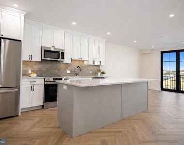 128 N Bond Street - Photo Thumbnail 9